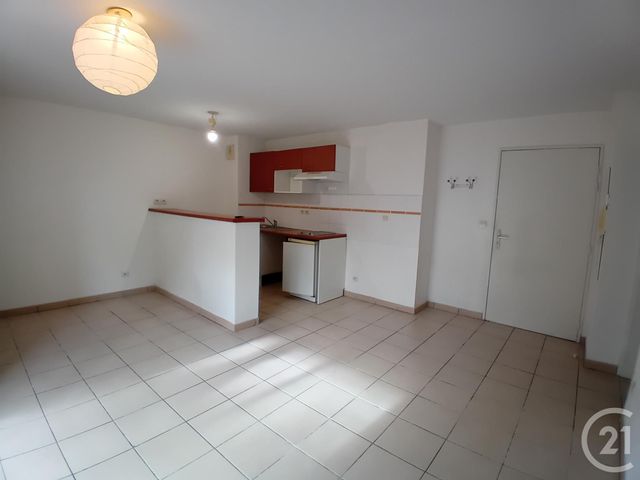 Appartement T2 à louer - 2 pièces - 41.0 m2 - SAVERDUN - 09 - MIDI-PYRENEES - Century 21 S.D.I.